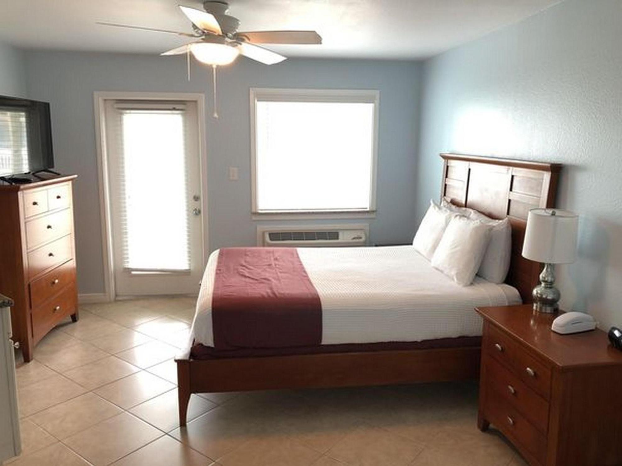 Beachgate Condosuites And Oceanfront Resort Port Aransas Room photo